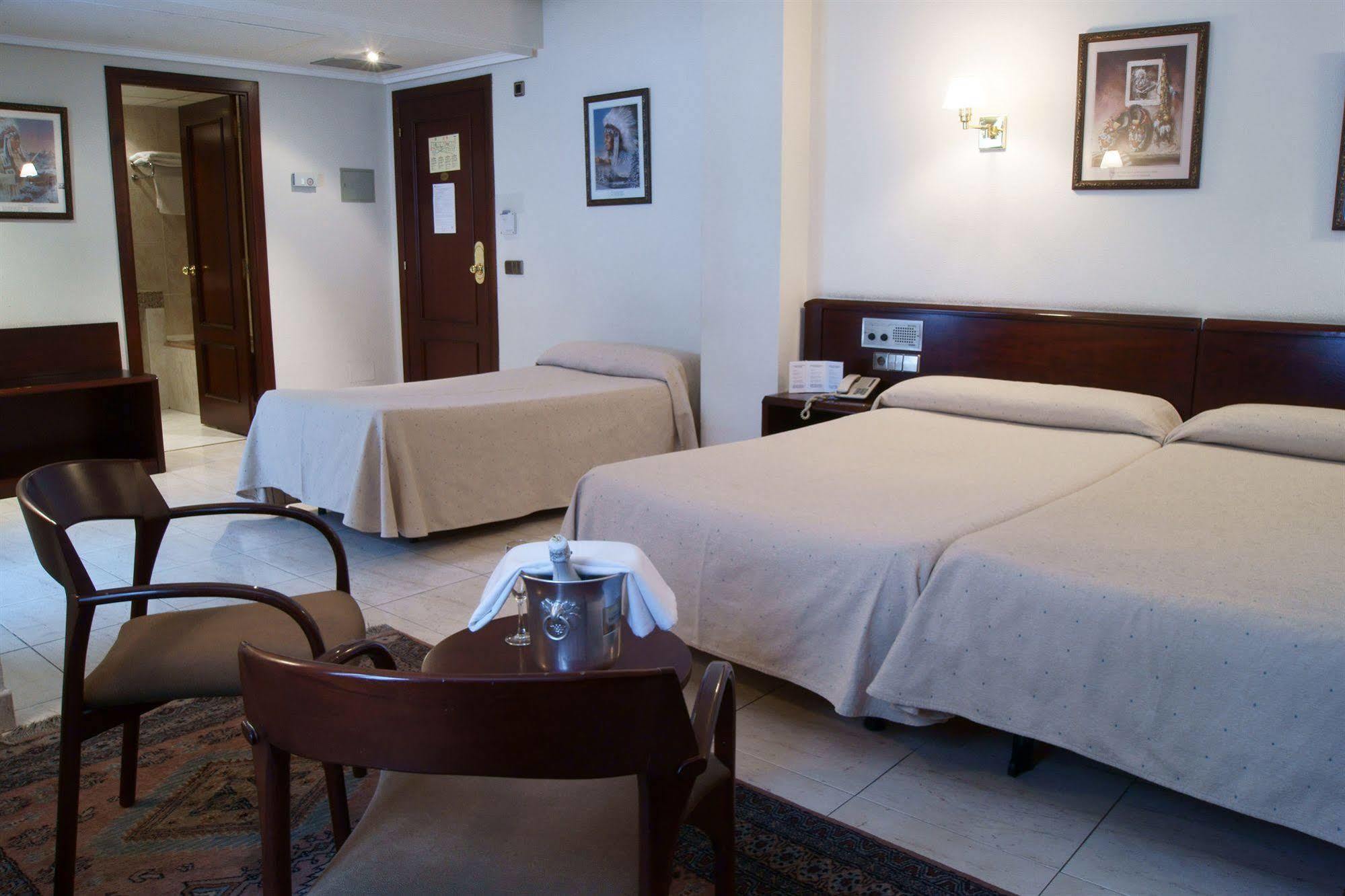 Yomo Imperial Hotell Sant Julià de Lòria Eksteriør bilde